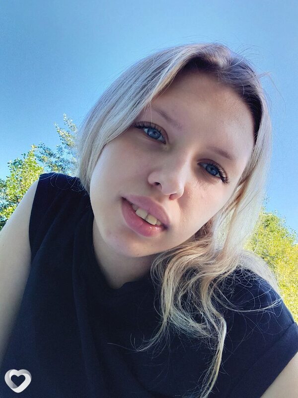 Аня, 20, Калининграде — анкета №1649991