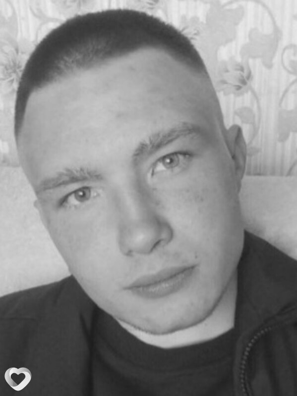 Илья, 21, Югорске — анкета №1649941