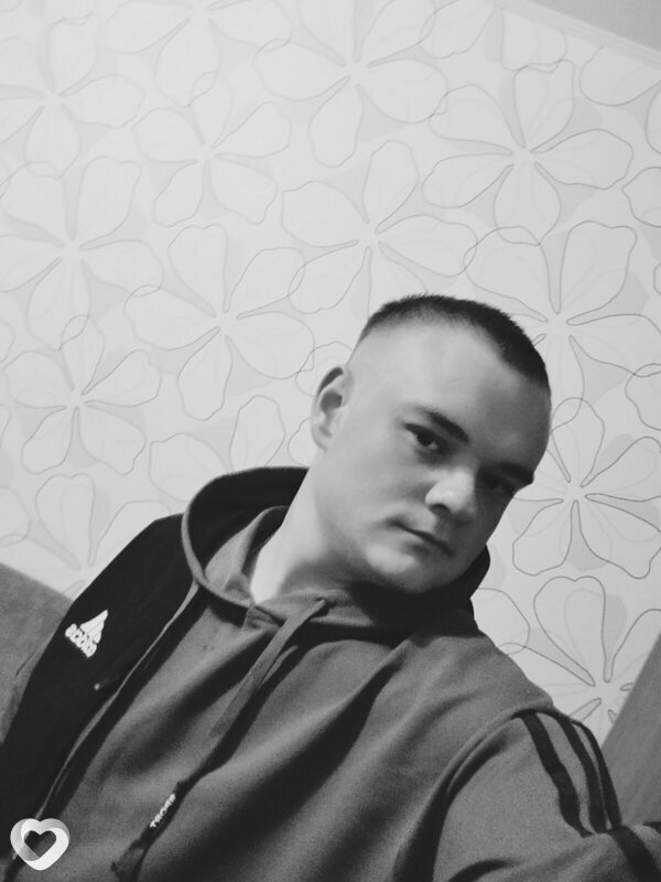 Артем, 25, Барнауле — анкета №1656766