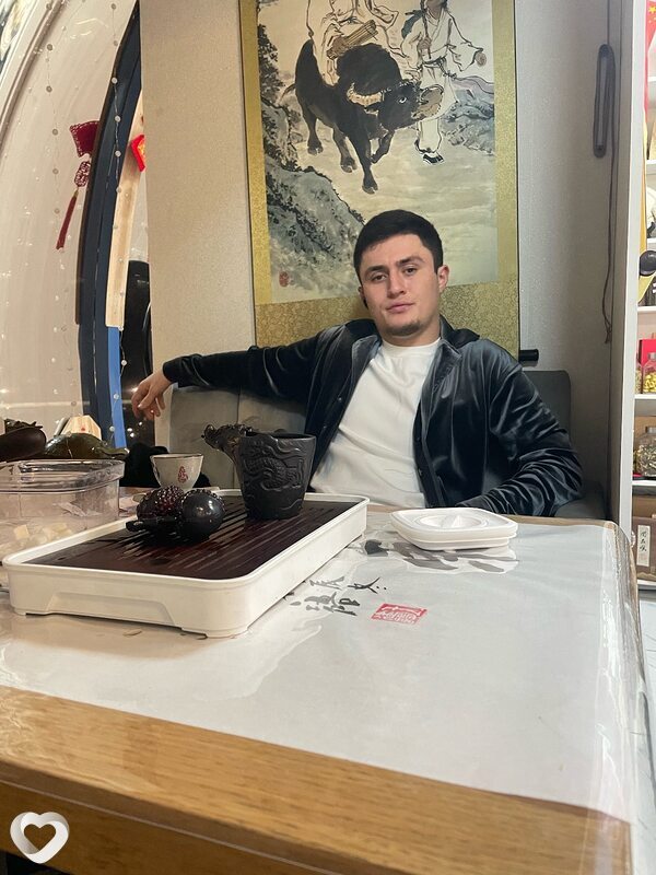 Амир, 21, Москве — анкета №1660544