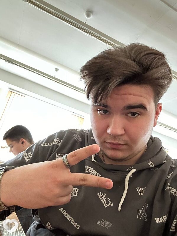 Кириилл, 20, Минске — анкета №1660625