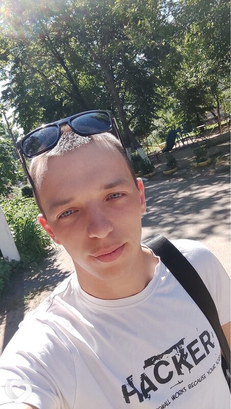 Толик, 26, Никополе — анкета №1668050