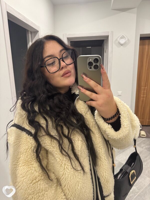 Карина, 20, Феодосии — анкета №1672380