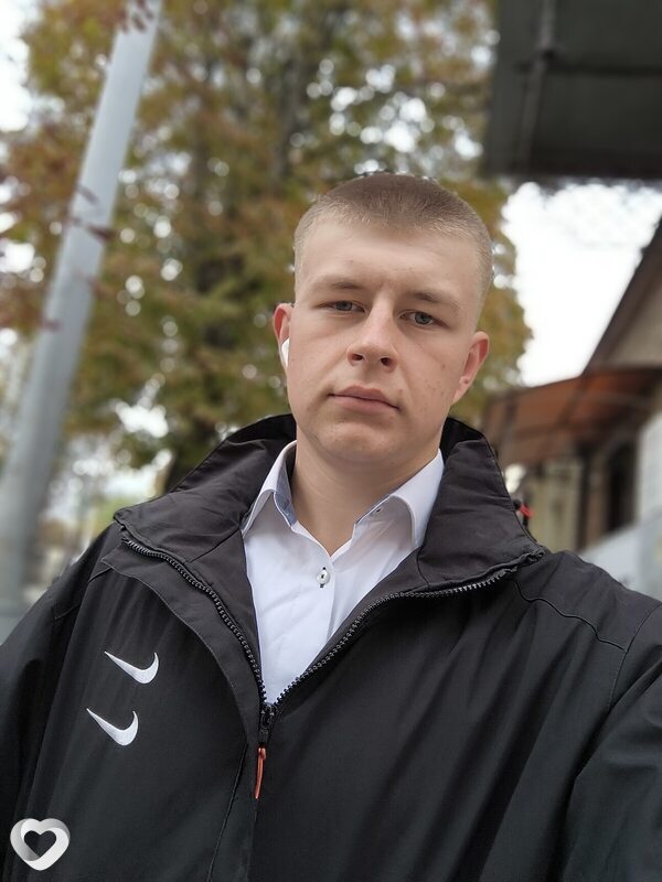 Михаил, 21, Краснодаре — анкета №1676001