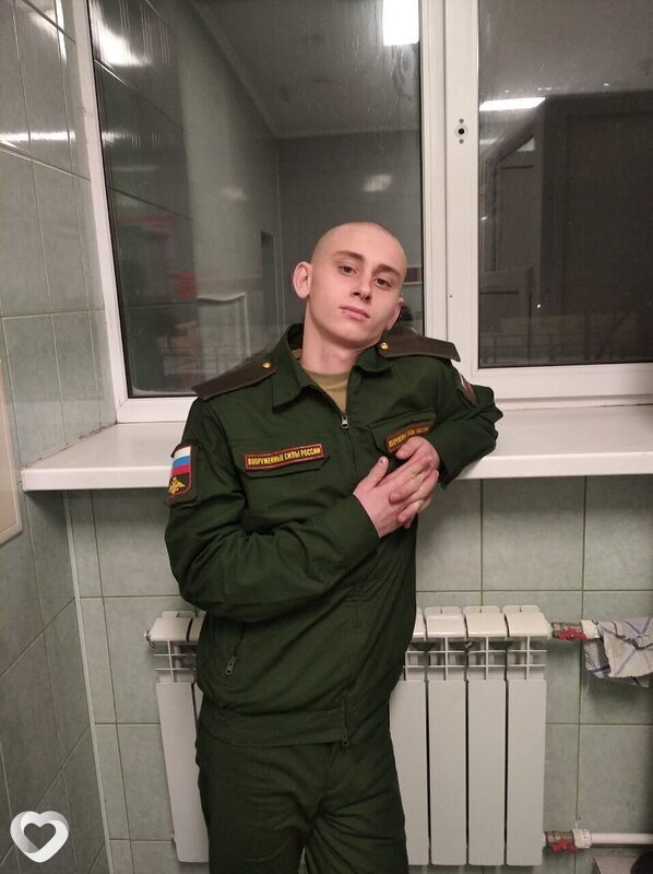 Александр, 21, Урюпинске — анкета №1677274