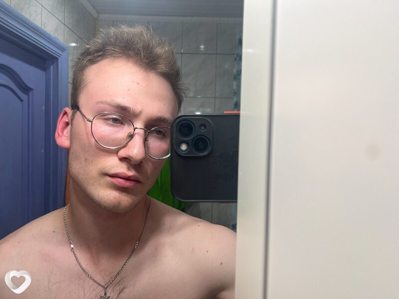 Максим, 21, Москве — анкета №1678822