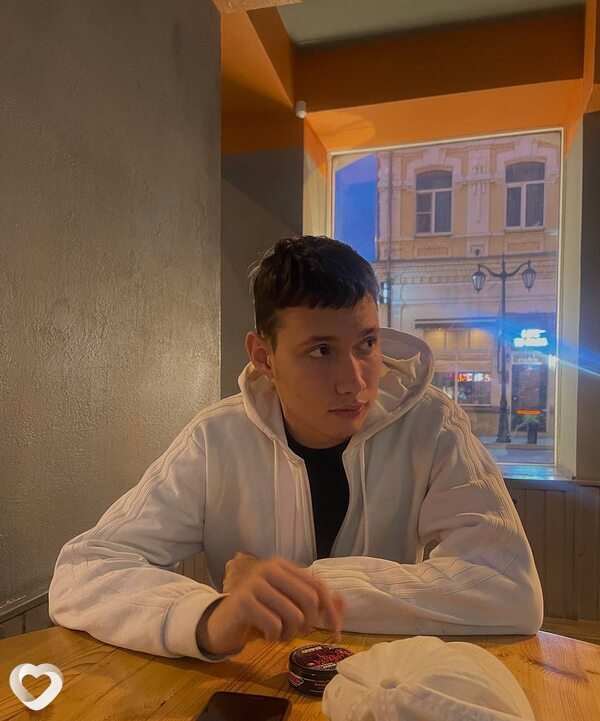 Олег, 22, Калининграде — анкета №1679447