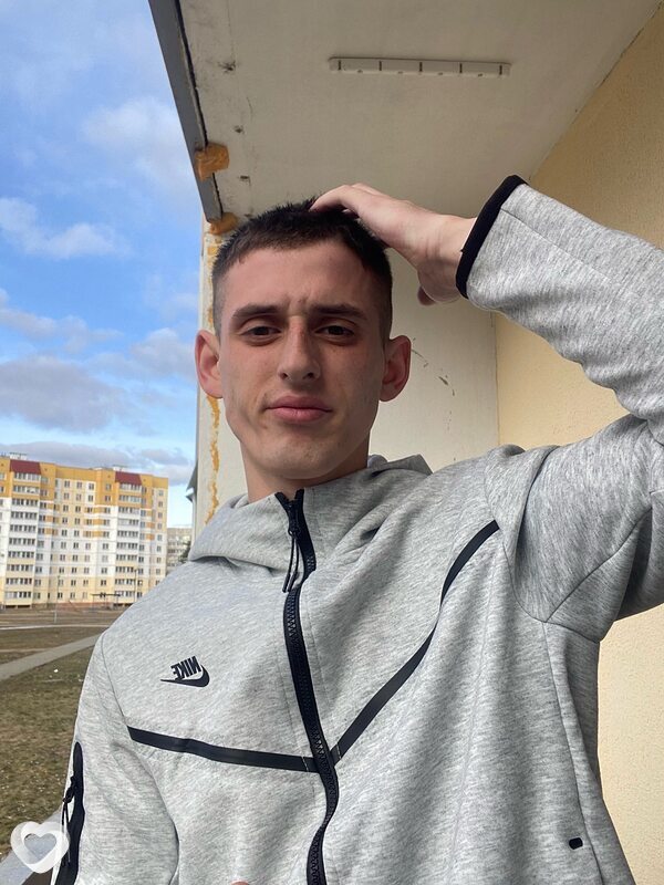 Максим, 21, Светлогорске — анкета №1679598