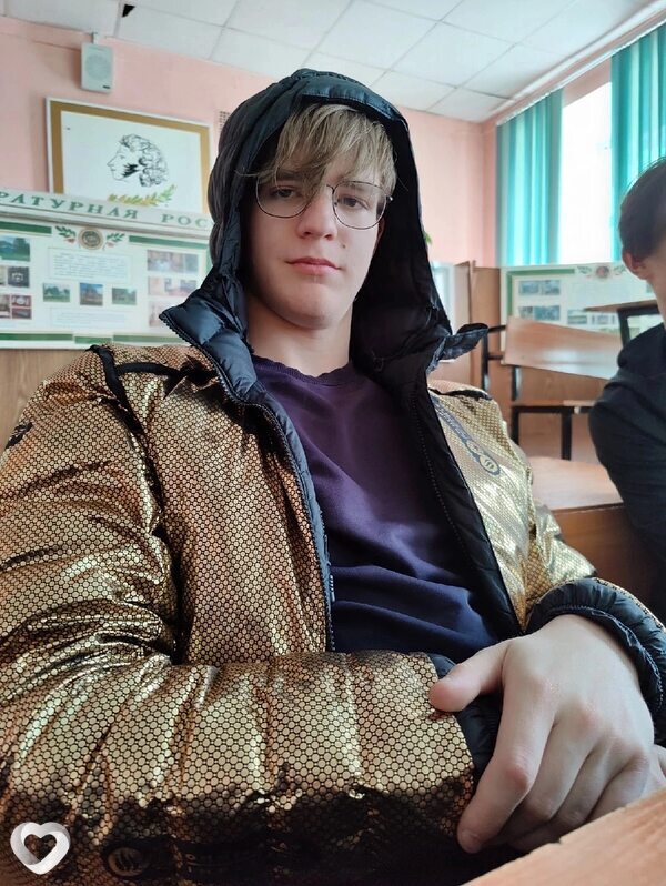 Максим, 21, Москве — анкета №1680300
