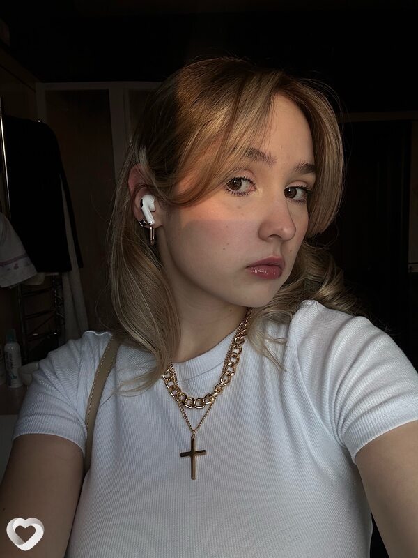 Анна, 19, Екатеринбурге — анкета №1682637