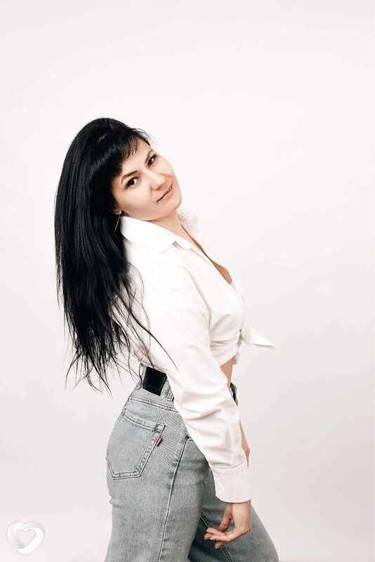 Алина, Аксу