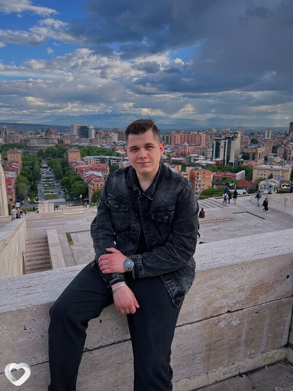 Максим, 24, Москве — анкета №1683314