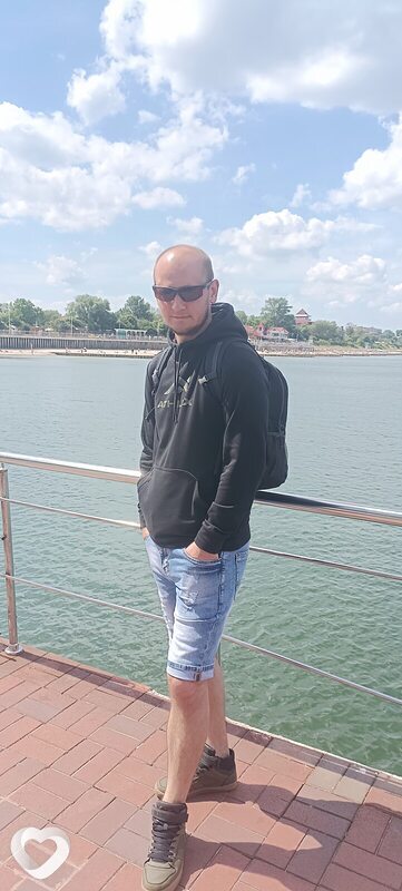 Анатолий, 27, Калининграде — анкета №1685391