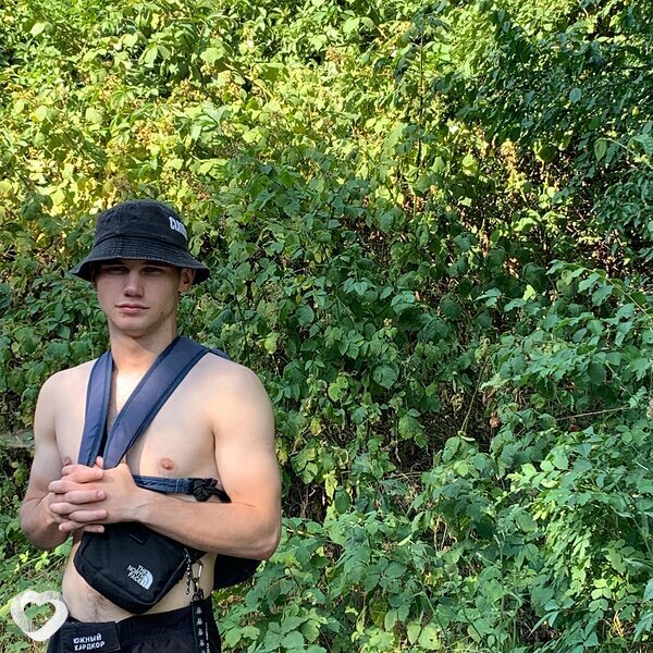 Артём, 23, Новороссийске — анкета №1685594