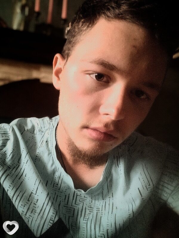 Артемий, 20, Холмске — анкета №1686823