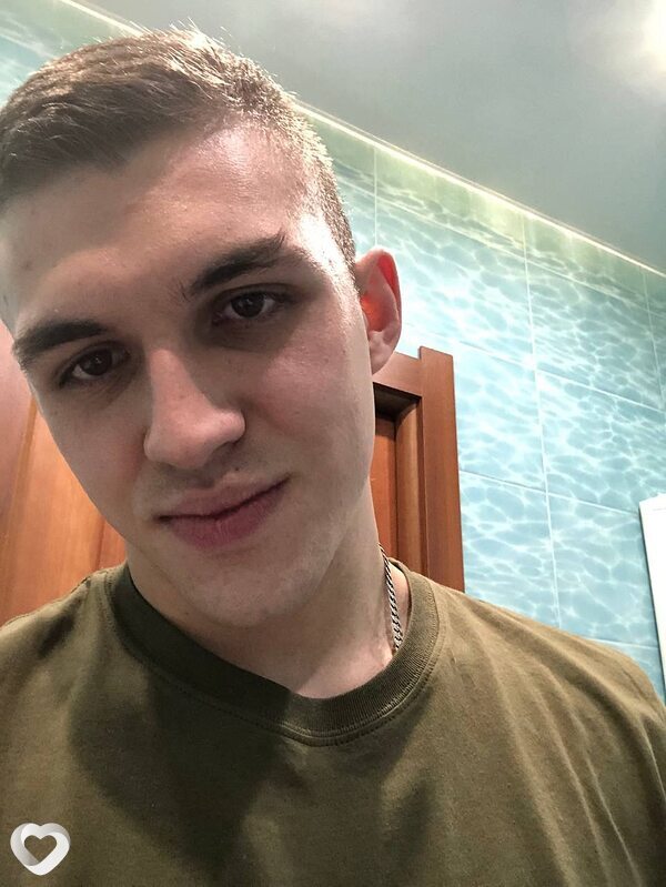 Артем, 27, Москве — анкета №1686942