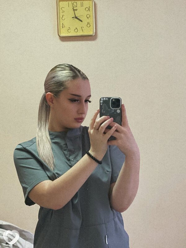 Юля, 21, Москве — анкета №1690048