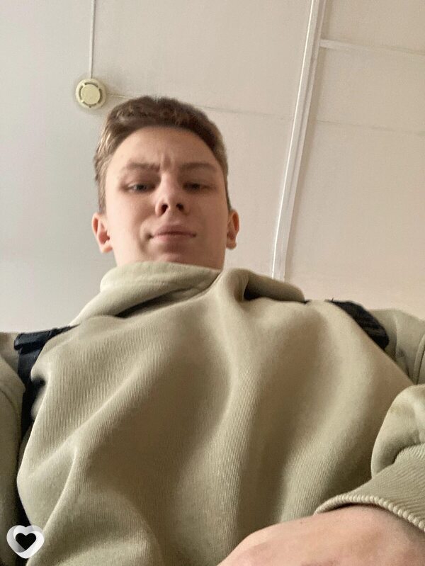 Валерий, 19, Санкт-Петербурге — анкета №1690238