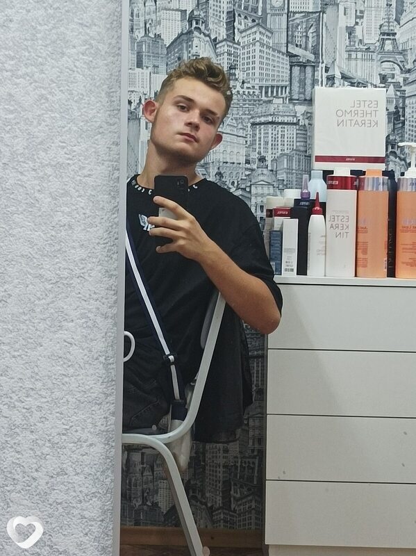 Кирилл, 21, Новосибирске — анкета №1691160