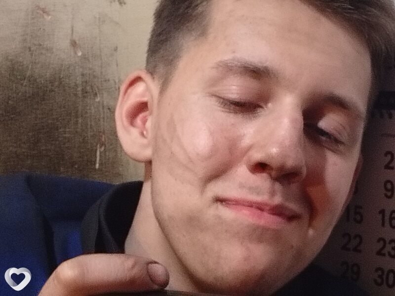 Михаил, 21, Серове — анкета №1692464