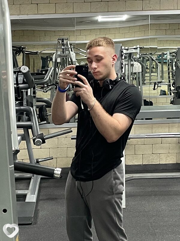 Дмитрий, 22, Нефтеюганске — анкета №1695087