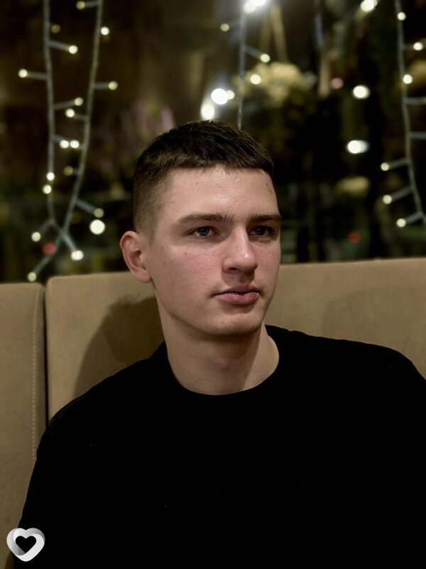 Данил, 21, Краснодаре — анкета №1695298