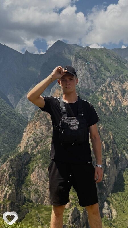 Андрей, 24, Буденновске — анкета №1695577