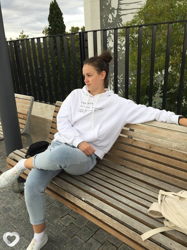 Оля, 23, Севастополе — анкета №1696700