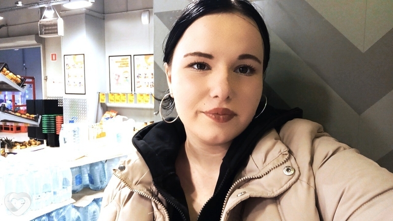 Вика, 21, Волгограде — анкета №1697096