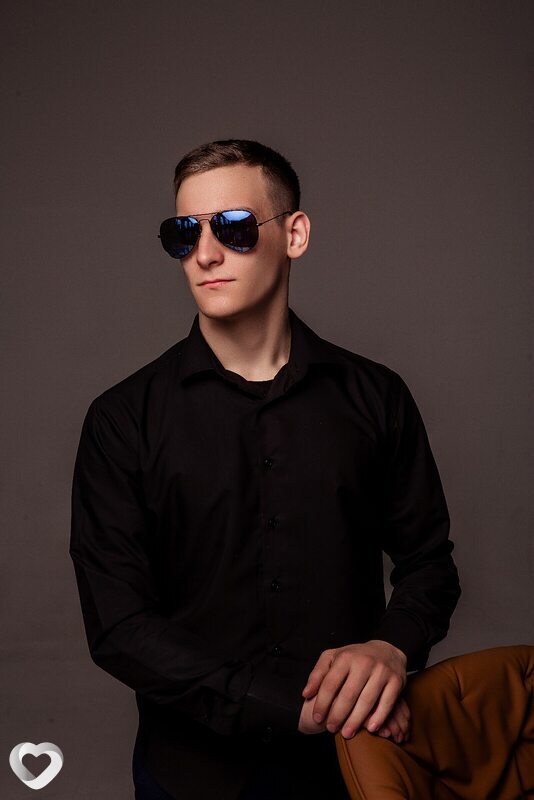 Илья, 21, Уссурийске — анкета №1699913