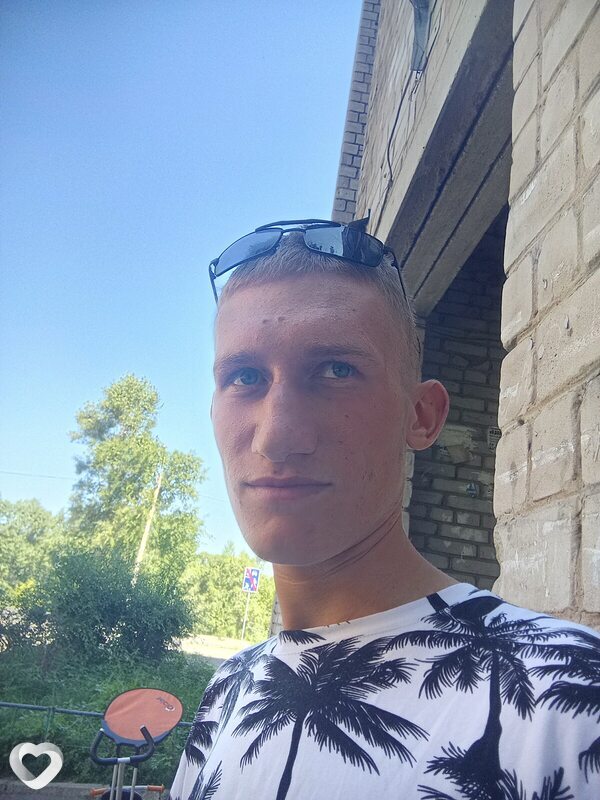 Виталий, 22, Абакане — анкета №1703118