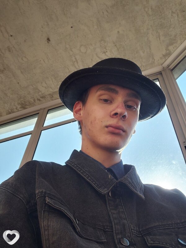 Кирилл, 20, Красноярске — анкета №1703108