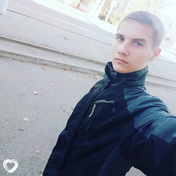 Денис, 23, Москве — анкета №1703662