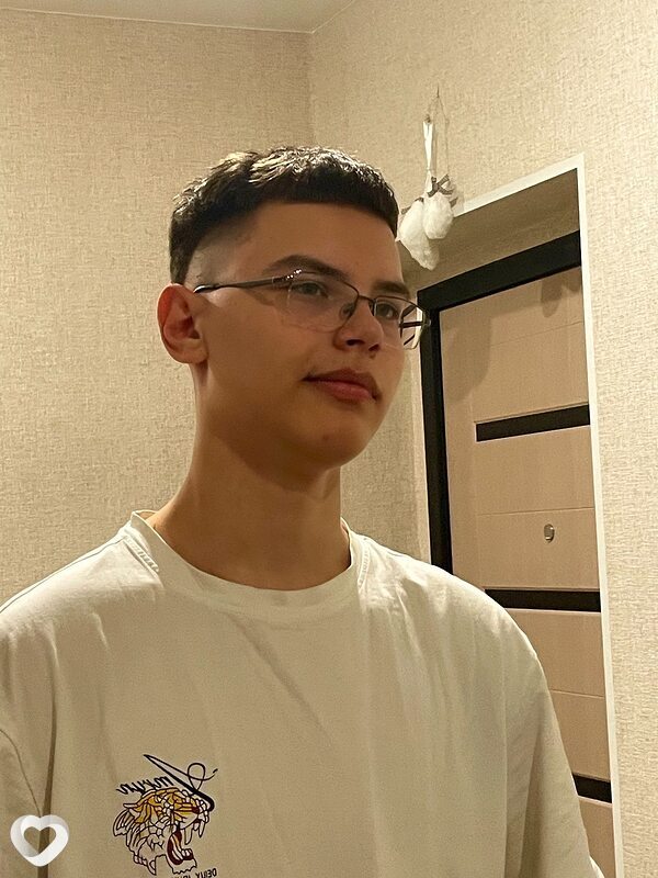 Кирилл, 19, Омске — анкета №1704341