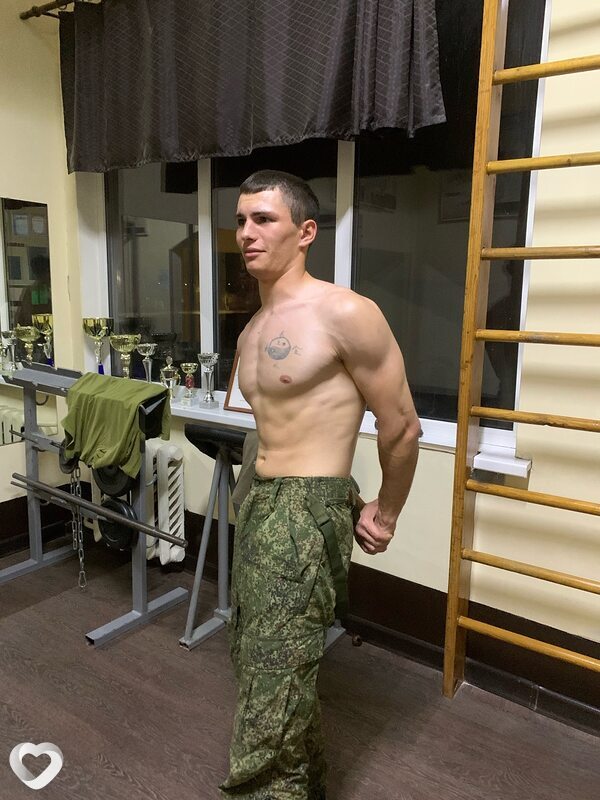 Илья, 27, Волжском — анкета №1705635
