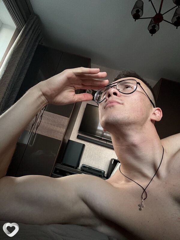 Александр, 21, Москве — анкета №1707025