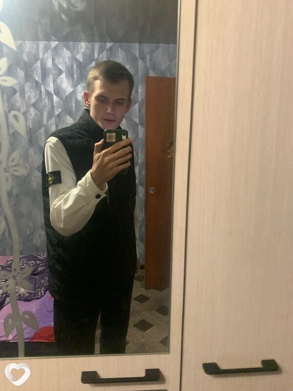 Дениска, 21, Екатеринбурге — анкета №1707998