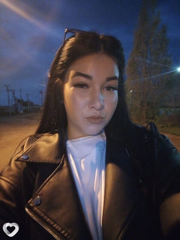 Анюта, 24, Барнауле — анкета №1709116