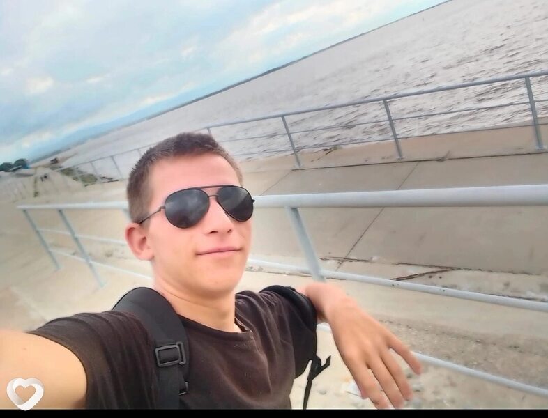 Артур, 23, Хабаровске — анкета №1709478