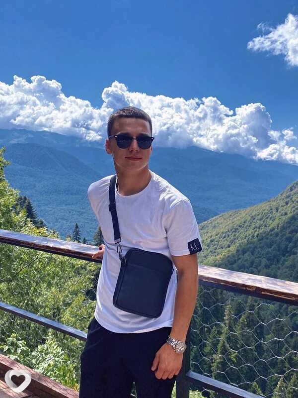 Дима, 22, Москве — анкета №1709934