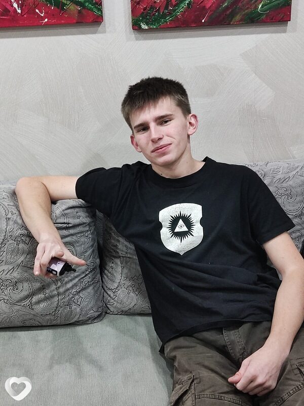 Максим, 19, Полоцке — анкета №1710420