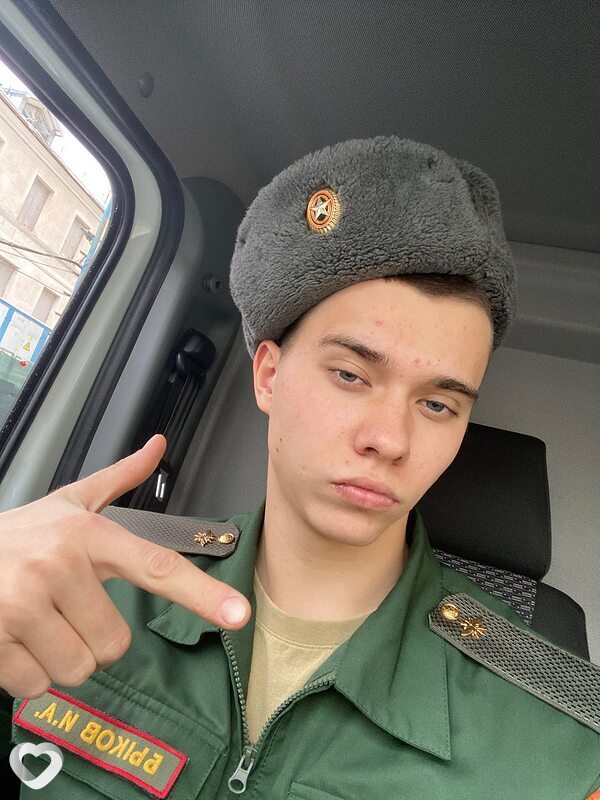 Илья, 22, Москве — анкета №1713613