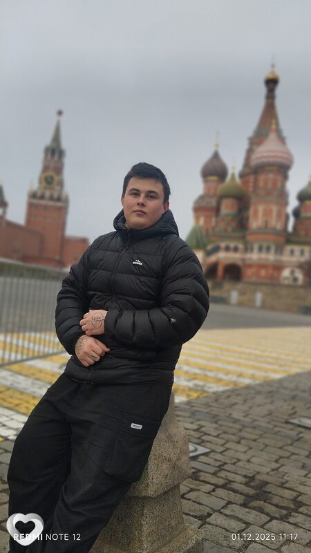 Илья, 21, Москве — анкета №1722179