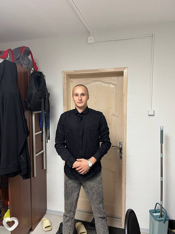 Антон, 20, Вологде — анкета №1724127