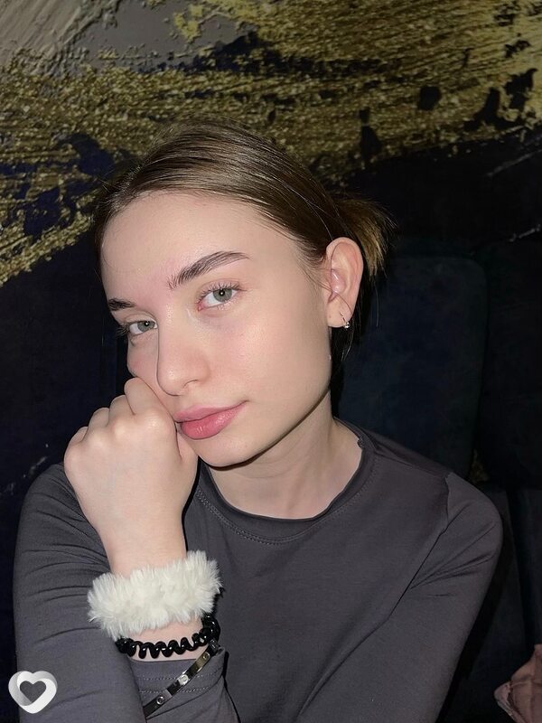 Карина, 22, Нижневартовске — анкета №1724836