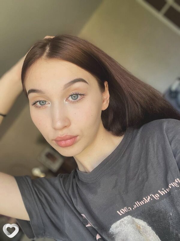 Алёна, 21, Санкт-Петербурге — анкета №1736102