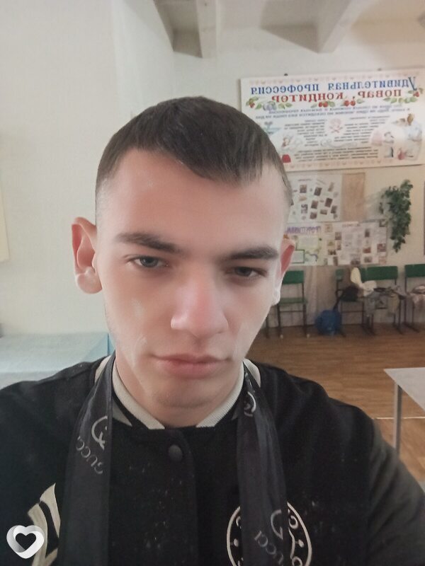 Максим, 23, Шахтерске — анкета №1736601