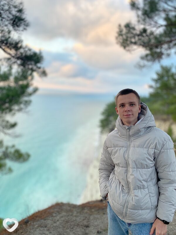 Кирилл, 21, Новороссийске — анкета №1736609