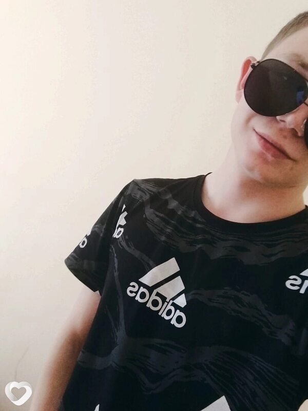 Григорий, 21, Томске — анкета №1738193