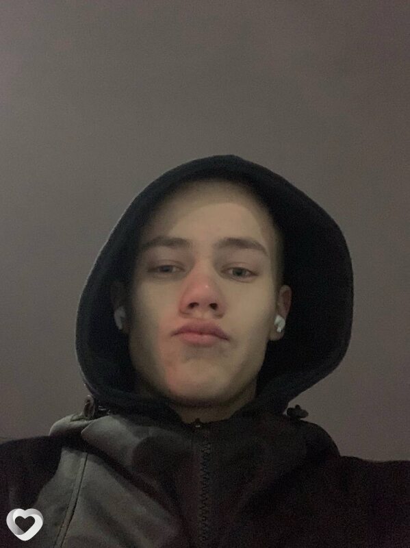Максим, 19, Петрозаводске — анкета №1738082